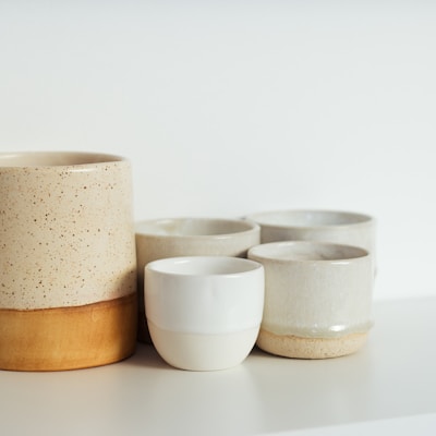 Vasos feitos em cerâmica artesanal